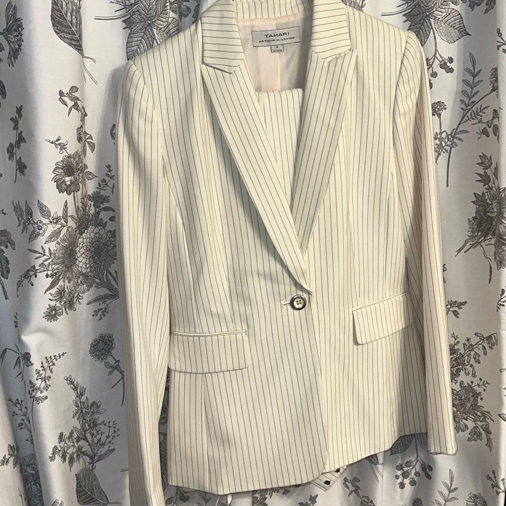 Tahari Arthur S. Levine off white suit